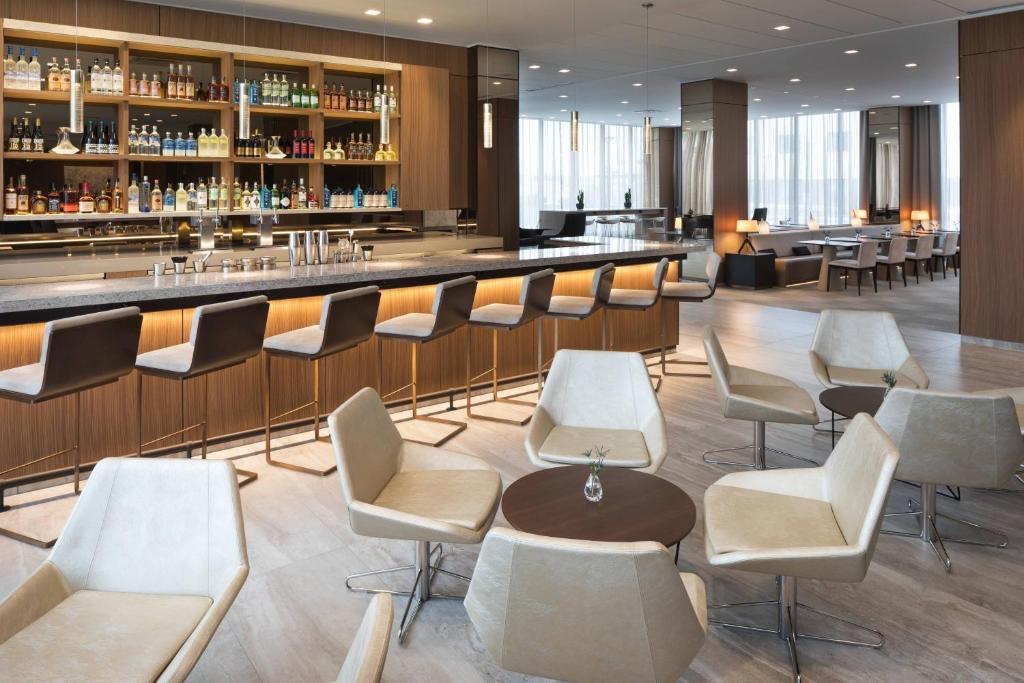 AC Hotel by Marriott Bloomington Mall of America, photo 1
