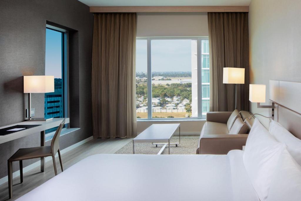AC Hotel by Marriott Fort Lauderdale Airport photo 2