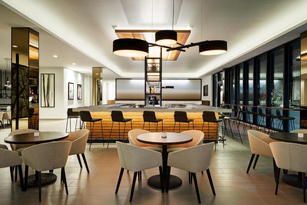 AC Hotel by Marriott Tampa Airport photo 2