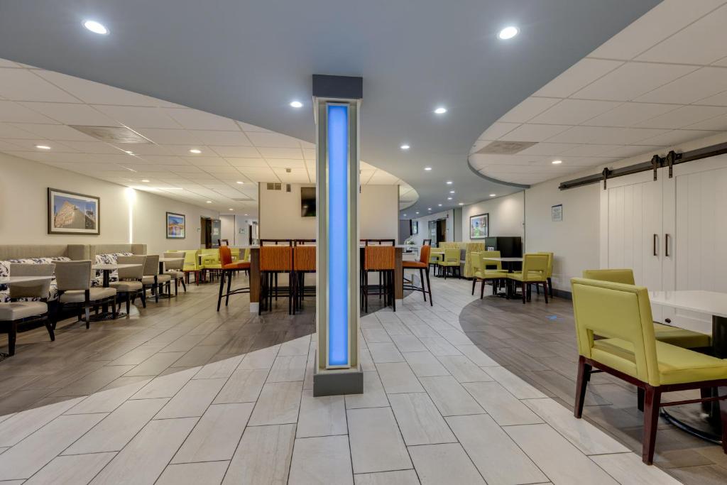 Alexis Inn and Suites Hotel photo 4
