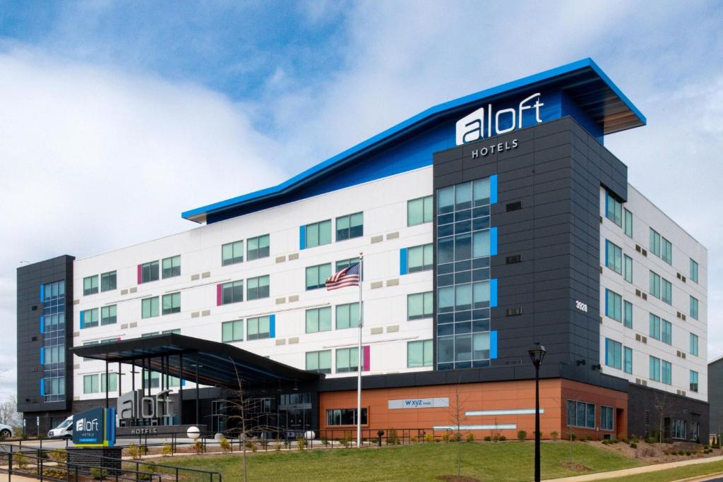 Aloft by Marriott Charlotte Airport photo 2