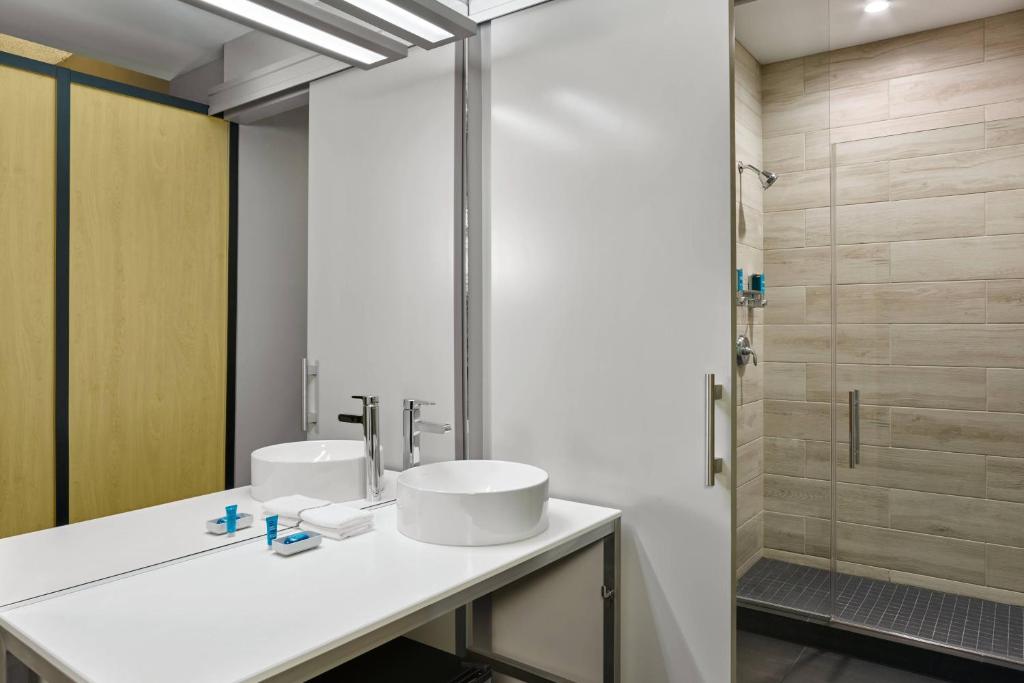 Aloft by Marriott Miami Airport photo 3