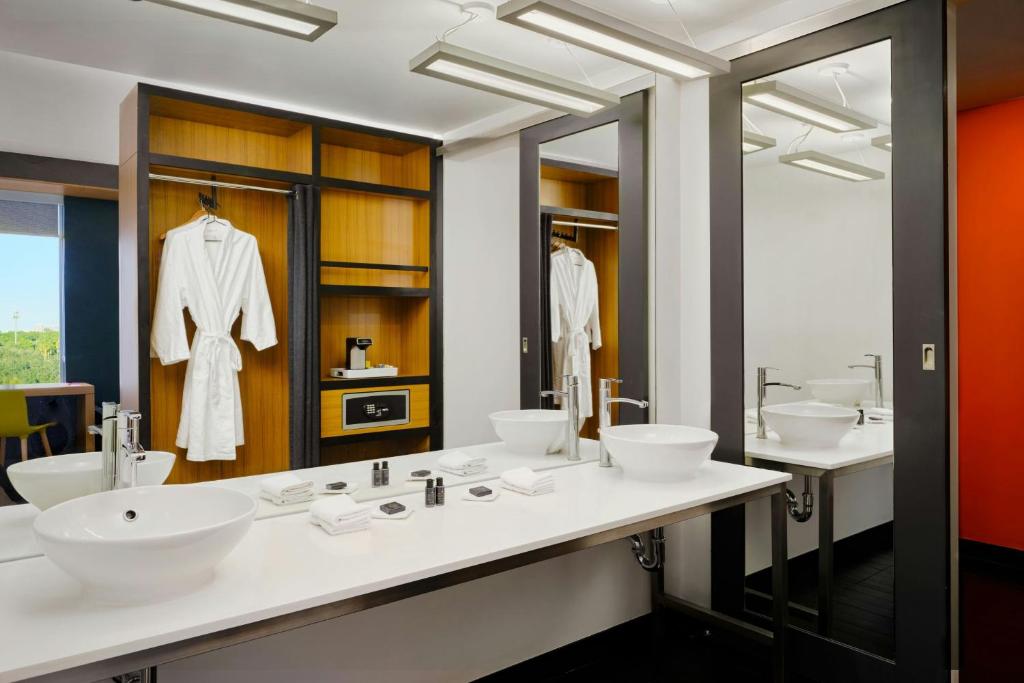 Aloft by Marriott Miami Doral photo 3