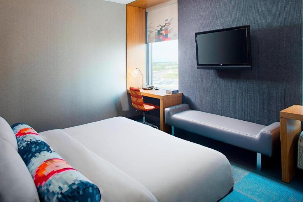 Aloft by Marriott Philadelphia Airport photo 2