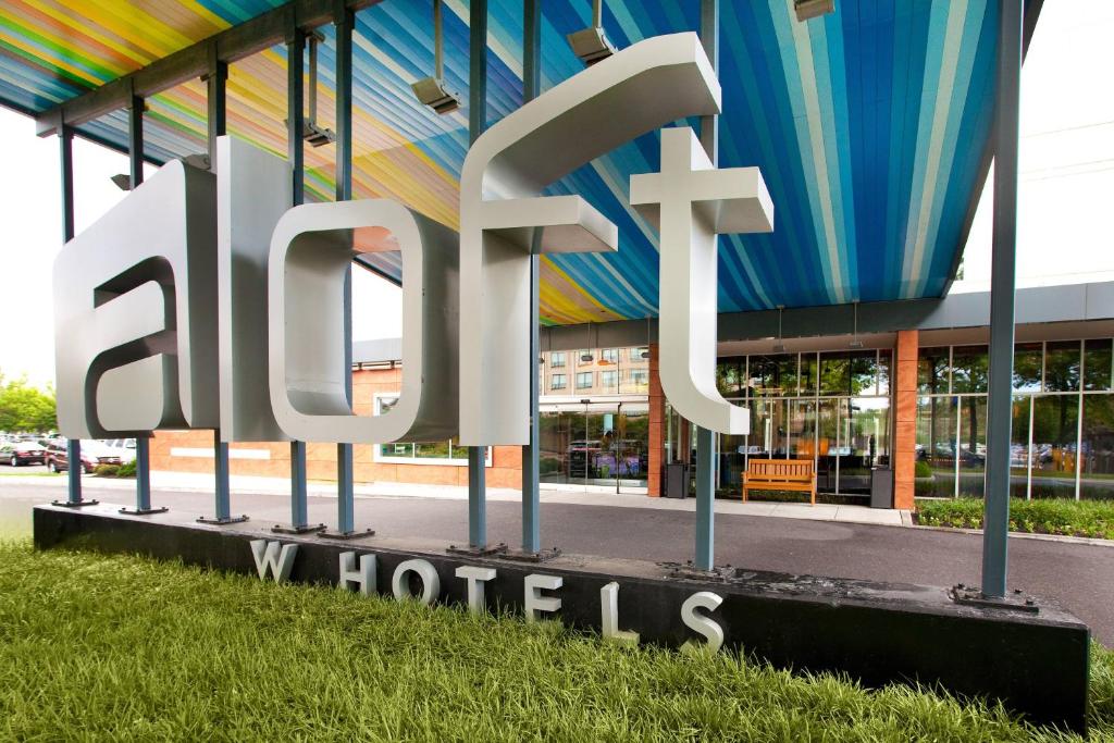 Aloft by Marriott Philadelphia Airport photo 4