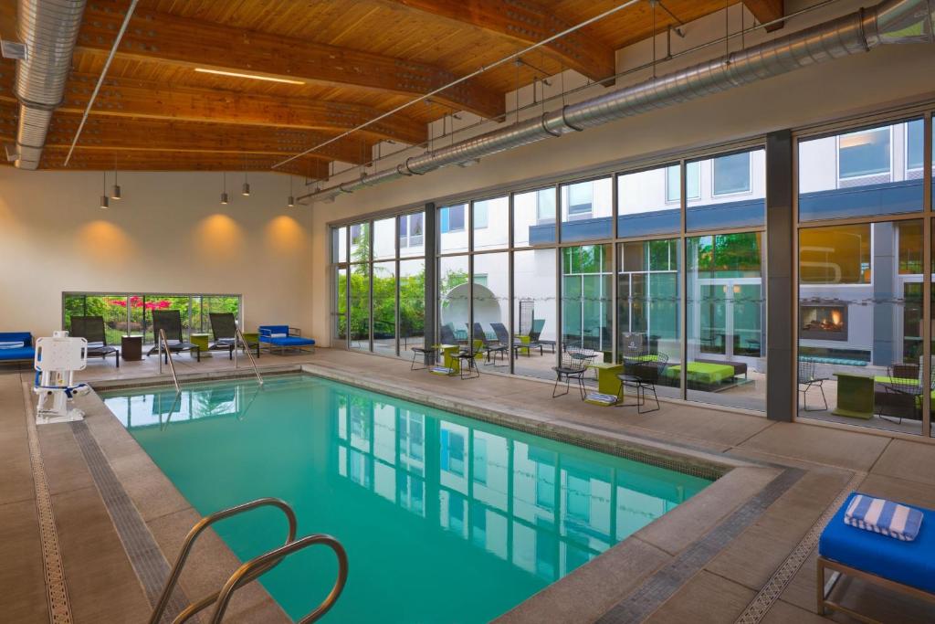 Aloft by Marriott Portland Airport at Cascade Station photo 4