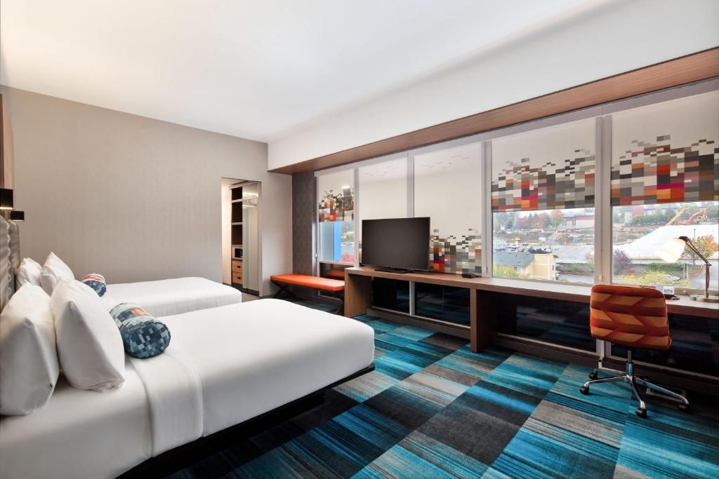 Aloft by Marriott Seattle Sea-Tac Airport photo 2