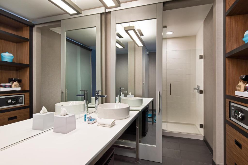 Aloft by Marriott Seattle Sea-Tac Airport photo 3