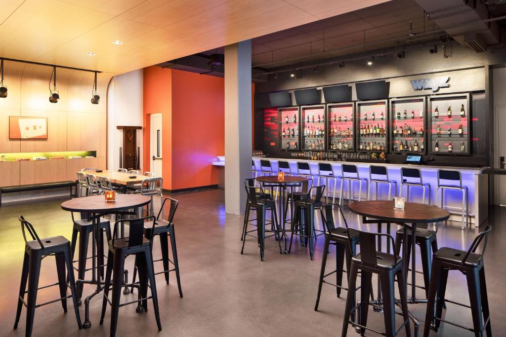 Aloft by Marriott Seattle Sea-Tac Airport photo 4