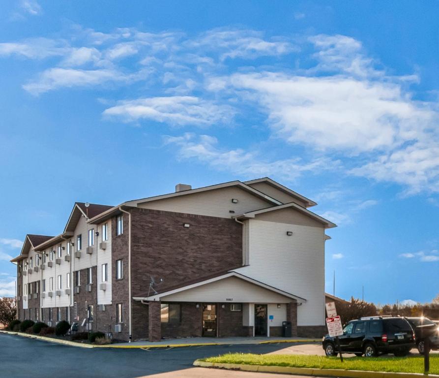 American Inn & Suites Metro Airport, photo 1