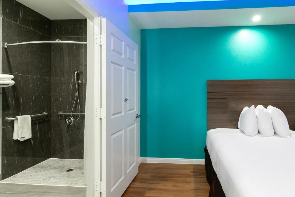 Americas Best Value Inn- Aldine Westfield photo 3