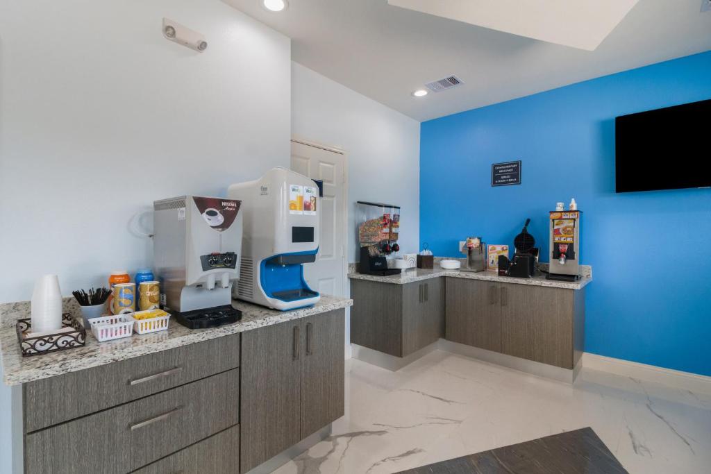 Americas Best Value Inn- Aldine Westfield photo 4