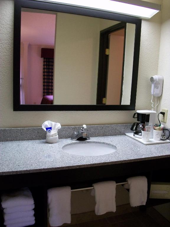 Americas Best Value Inn Romulus/Detroit Airport photo 3