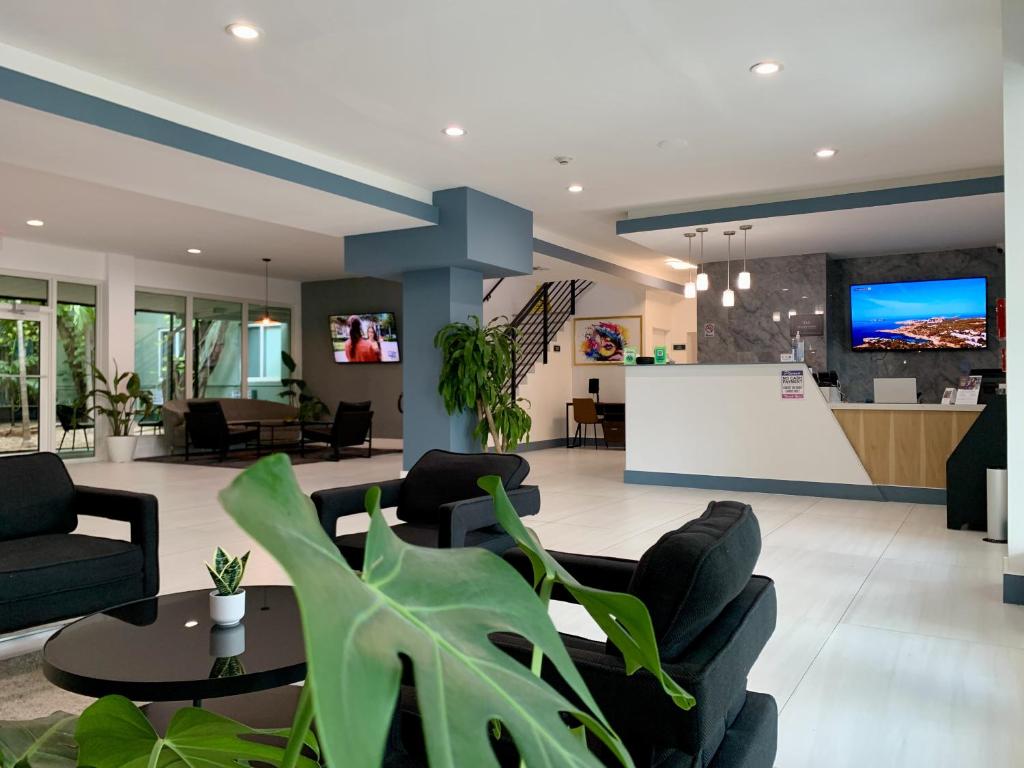 Atrium Hotel, Trademark Collection by Wyndham photo 4
