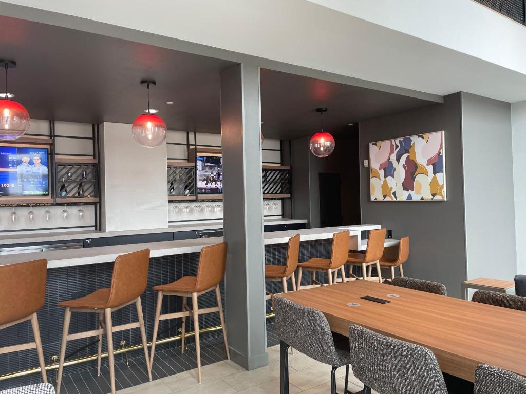 Atwell Suites Austin Airport by IHG photo 2