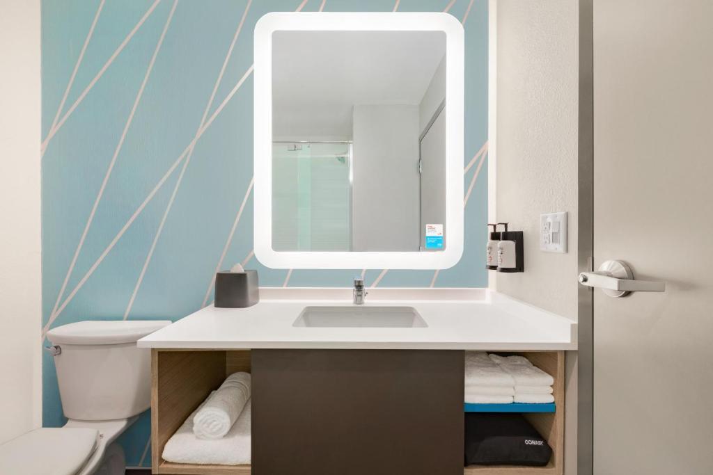 avid hotel Boston Logan Airport - Revere by IHG photo 3