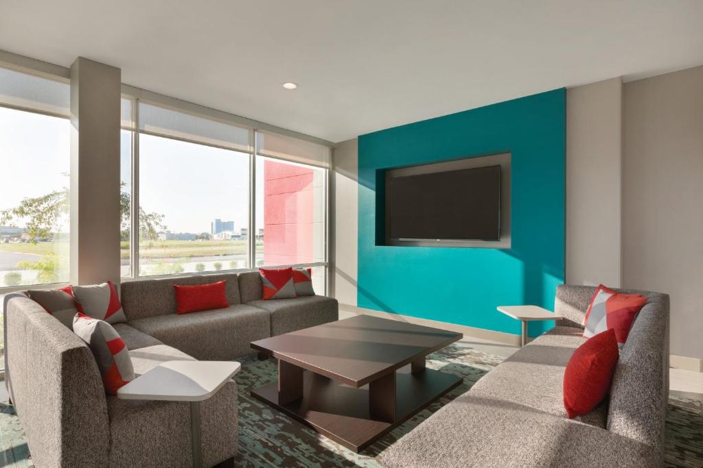 avid hotels - Nashville Airport by IHG photo 4
