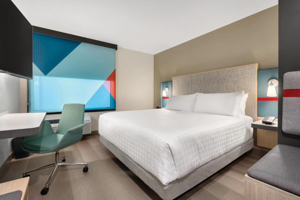 avid hotels - Orlando International Airport by IHG photo 2