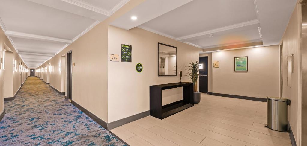 B&B Hotel Miami Airport photo 4