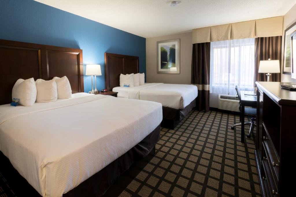 Baymont by Wyndham Detroit Airport/Romulus photo 2