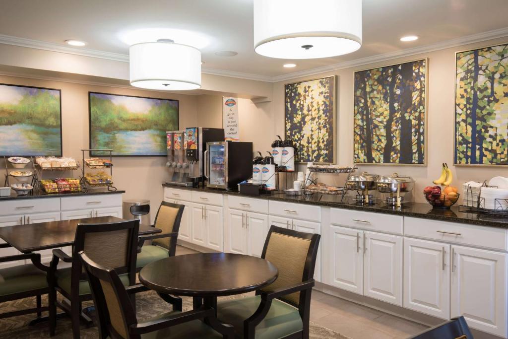 Baymont by Wyndham Detroit Airport/Romulus photo 4