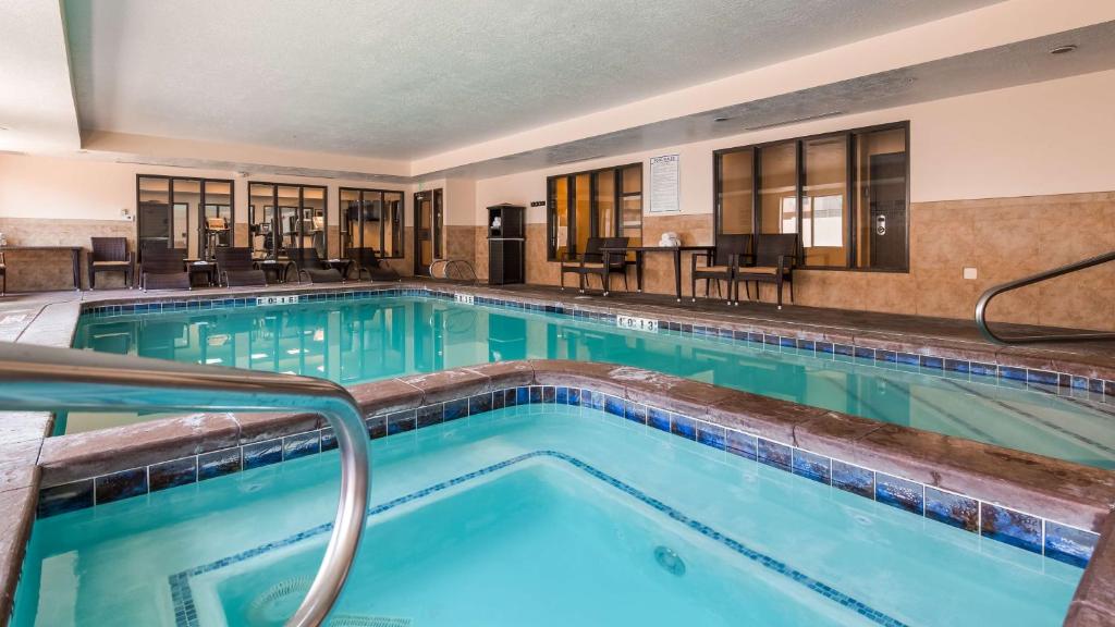 Best Western Plus Airport Inn & Suites photo 4