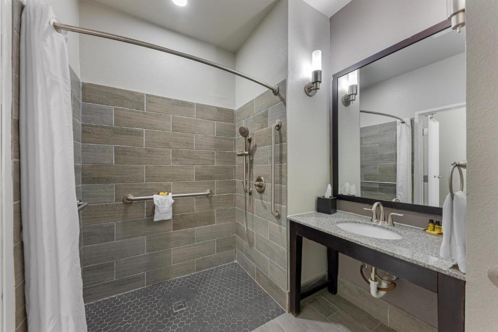 Best Western Plus Austin Airport Inn & Suites photo 3