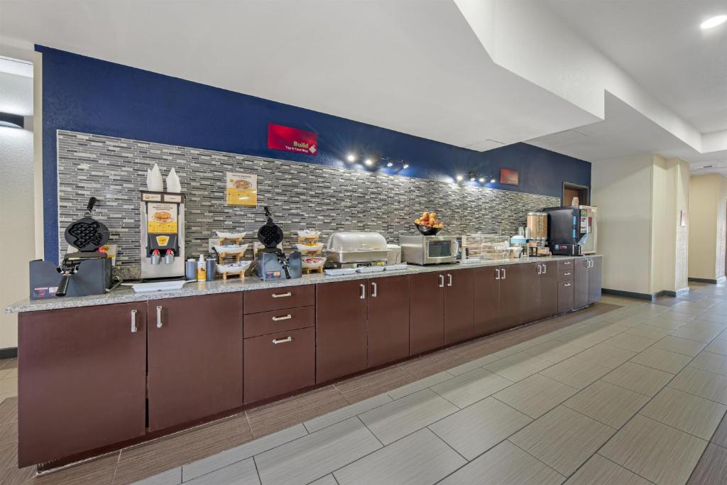 Best Western Plus Austin Airport Inn & Suites photo 4
