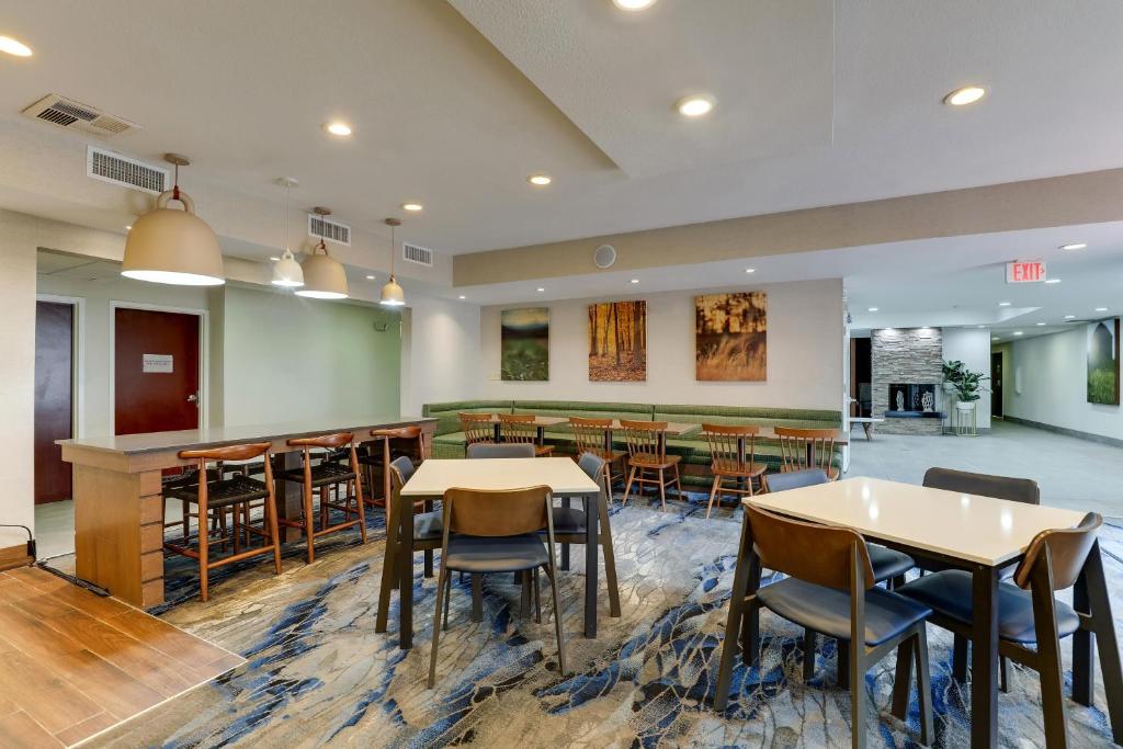 Best Western Plus Las Colinas Inn & Suites photo 3