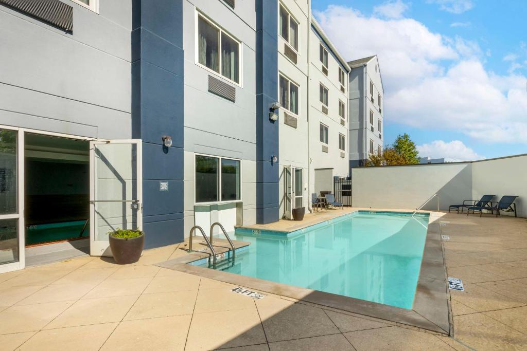 Best Western Plus Nashville Airport Hotel - BNA photo 4