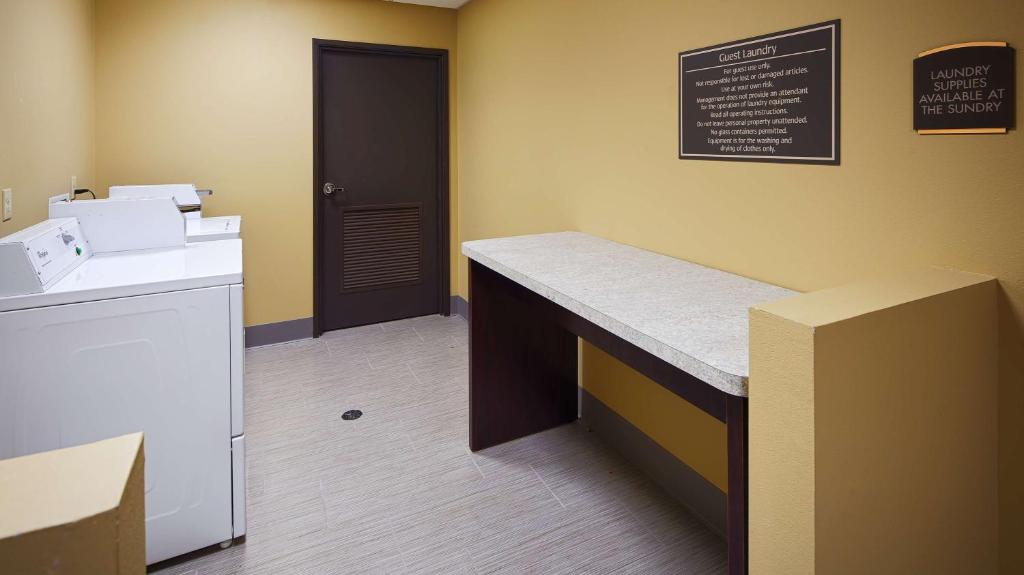 Best Western Plus New Orleans Airport Hotel photo 3
