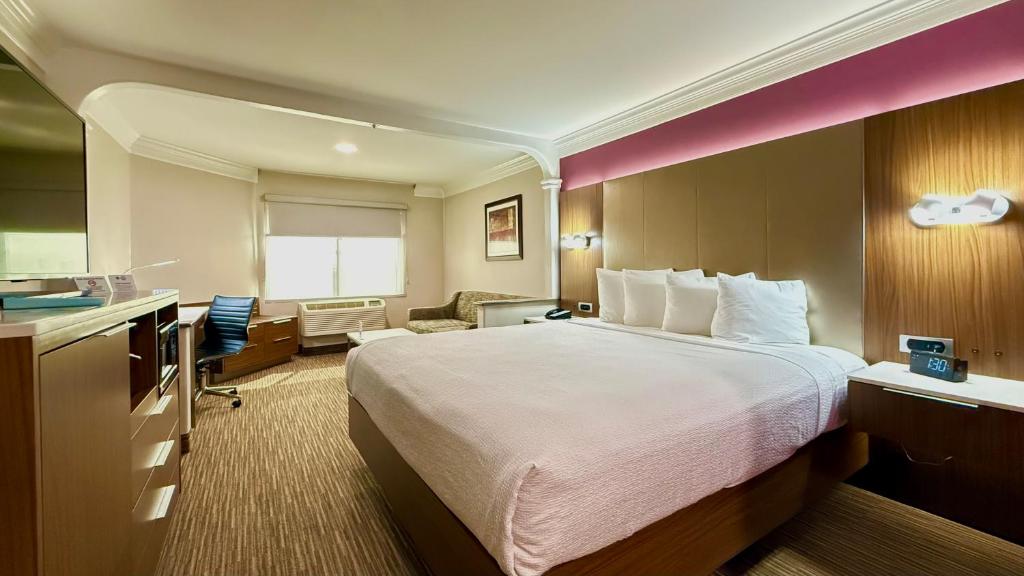 Best Western Plus Suites Hotel - LAX Airport LA Stadium photo 2