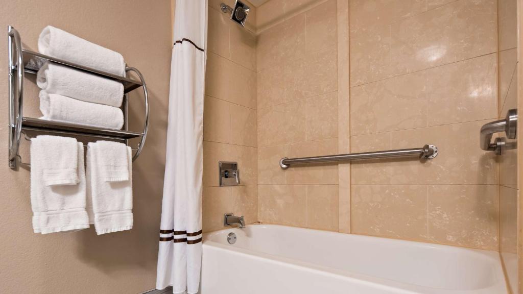 Best Western Plus Sunrise Inn photo 3