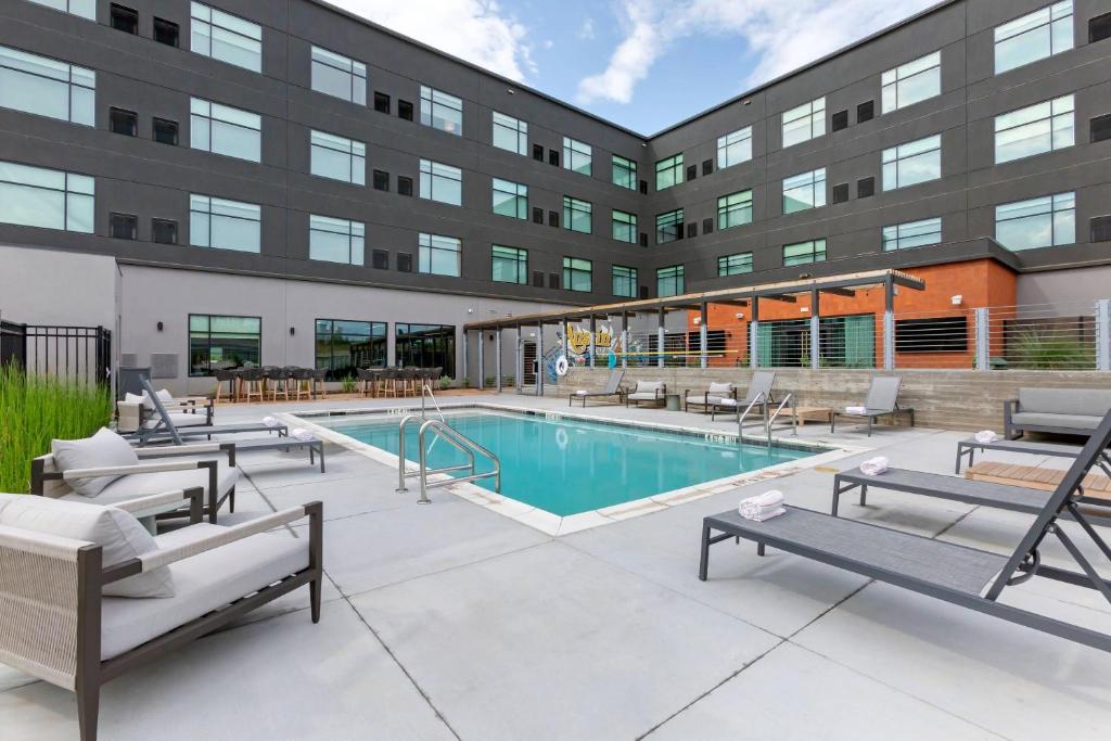 Cambria Hotel Austin Airport photo 2