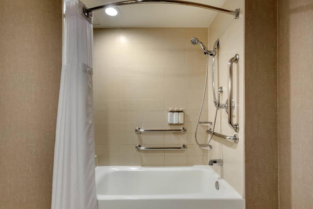 Cambria Hotel Denver International Airport photo 3