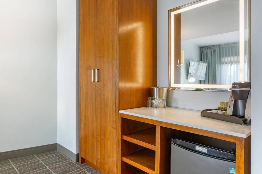 Cambria Hotel LAX photo 3