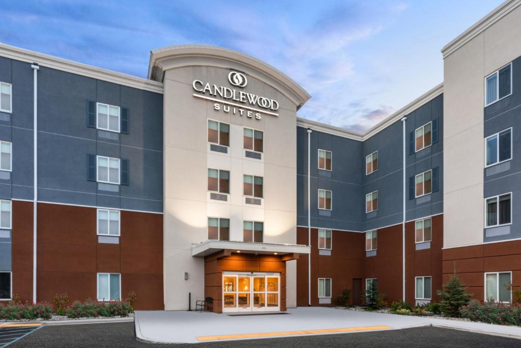 Candlewood Suites Portland Airport by IHG, photo 1