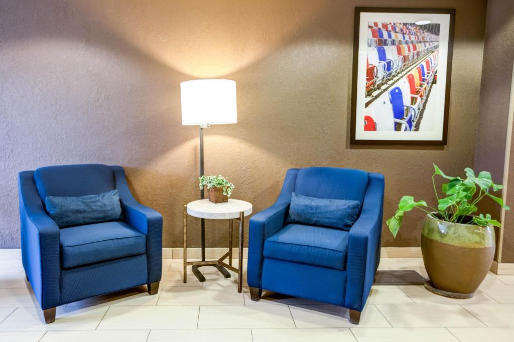 Charlotte Suites by IHG, photo 1