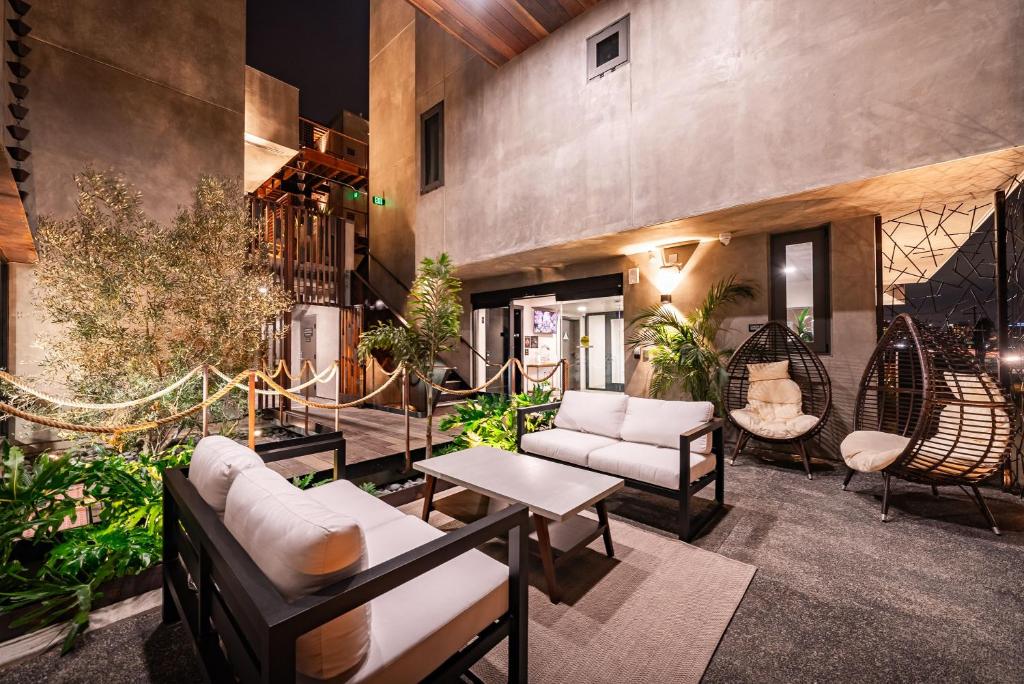 City24 Condo Hotel Little Italy Mission Hills photo 2