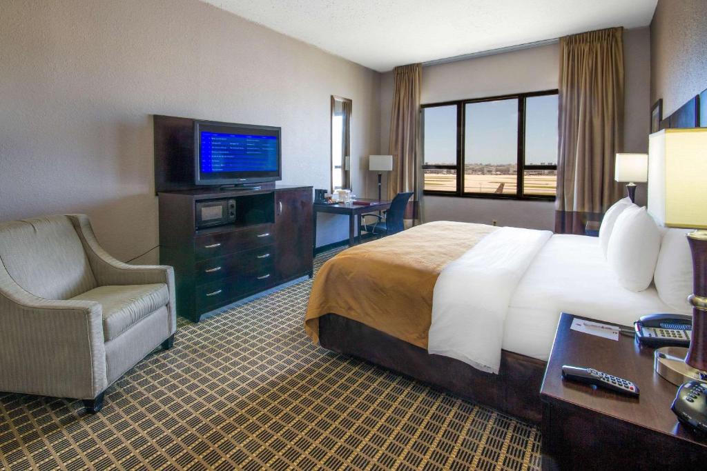 Clarion Inn & Suites Miami International Airport photo 4
