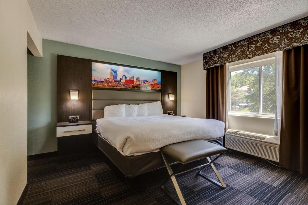 Club Hotel Nashville Inn & Suites photo 2