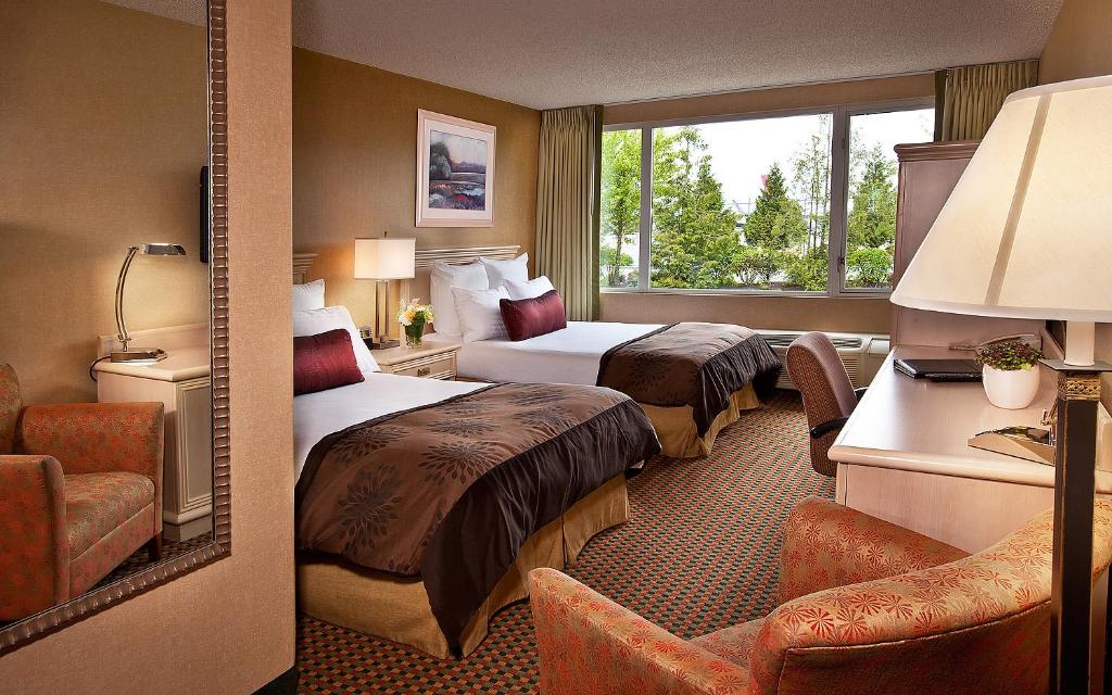 Coast Gateway Hotel photo 2
