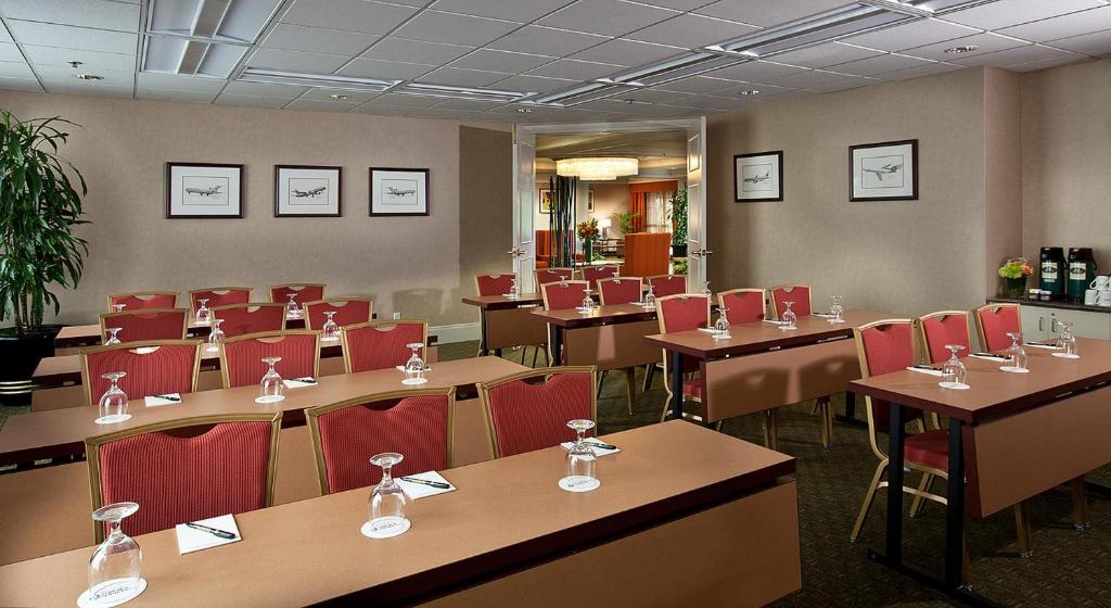 Coast Gateway Hotel photo 3