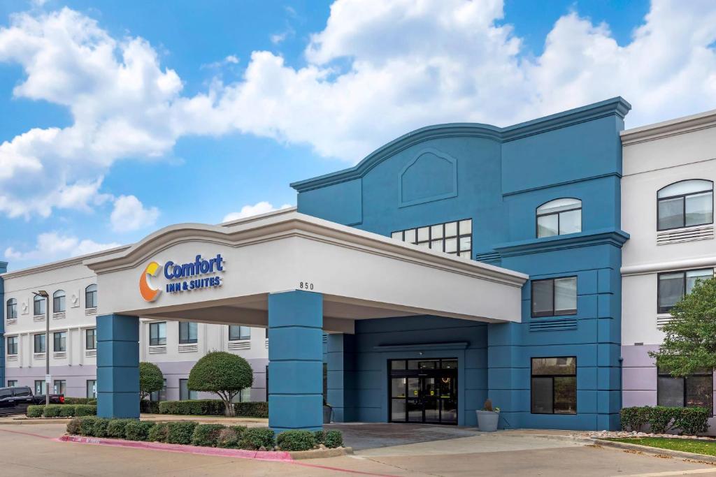 Comfort Inn & Suites Irving Las Colinas DFW, photo 1