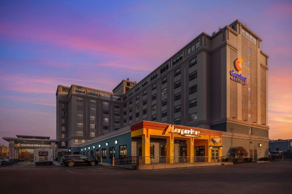 Comfort Inn & Suites Logan International Airport, photo 1