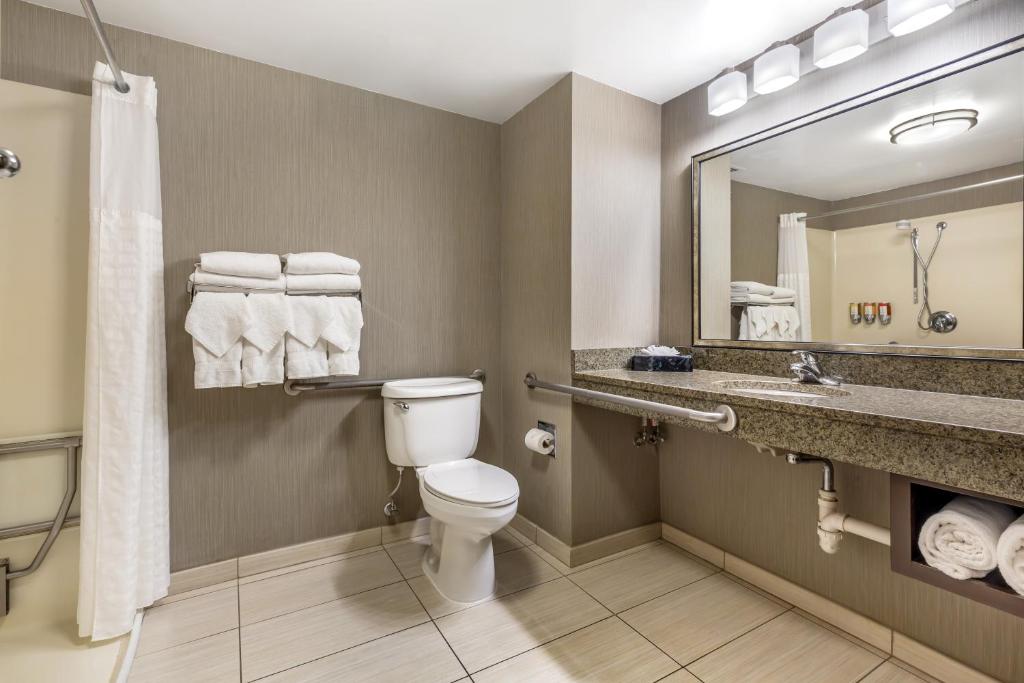 Comfort Inn & Suites Logan International Airport photo 3