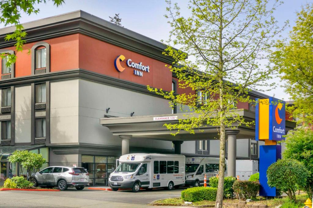 Comfort Inn & Suites Sea-Tac Airport, photo 1