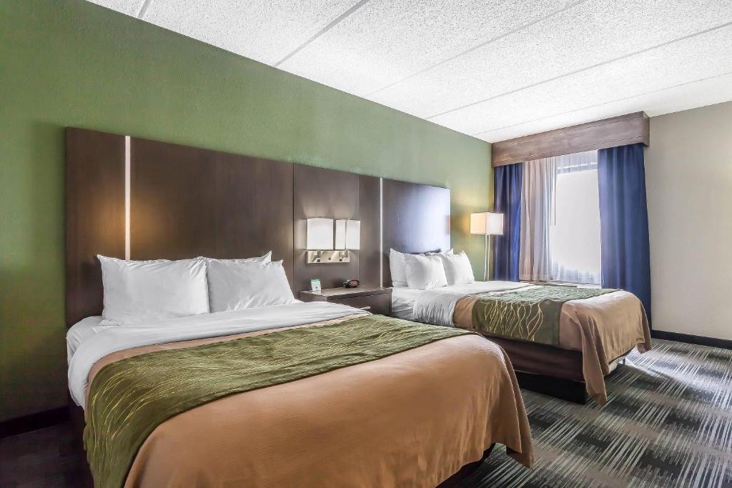 Comfort Inn Cleveland Airport photo 2