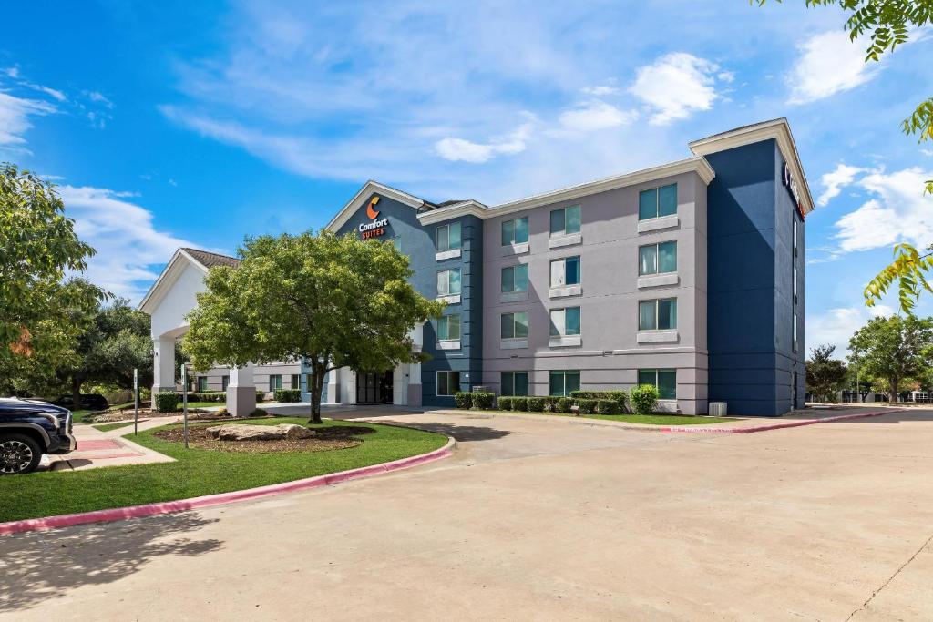 Comfort Suites Austin Airport, photo 1