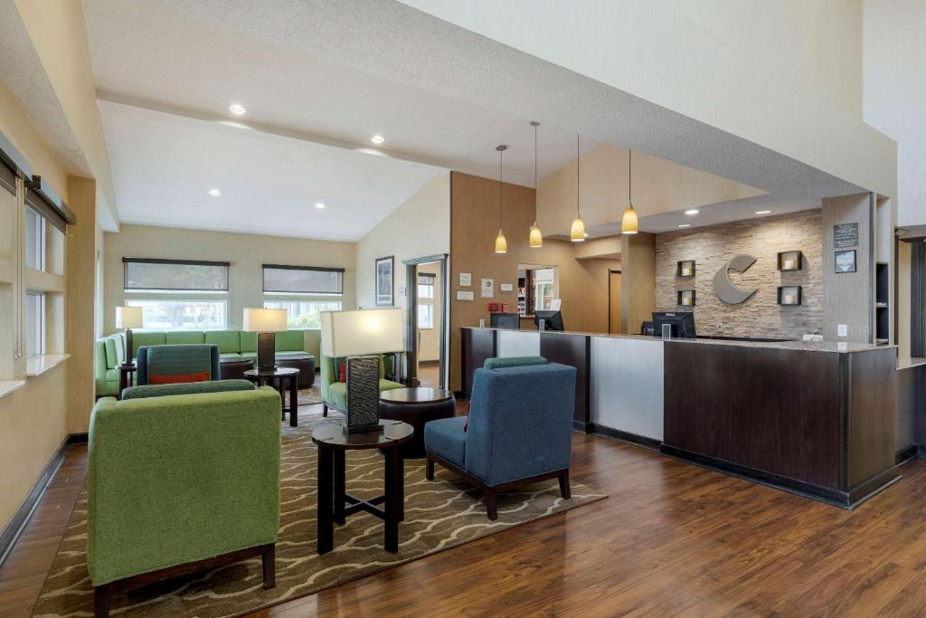 Comfort Suites DFW Airport photo 4